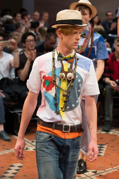 Look 53
